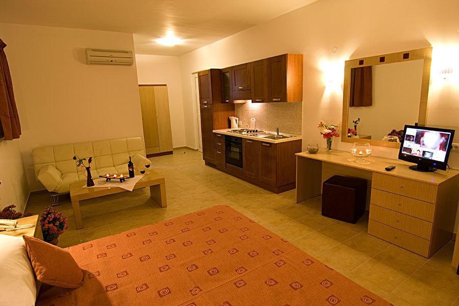 Aparthotel Lindos Blue Sky Zewnętrze zdjęcie